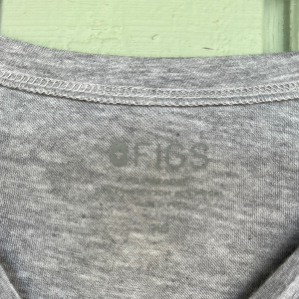 FIGS Heather Gray Crew Neck Tee